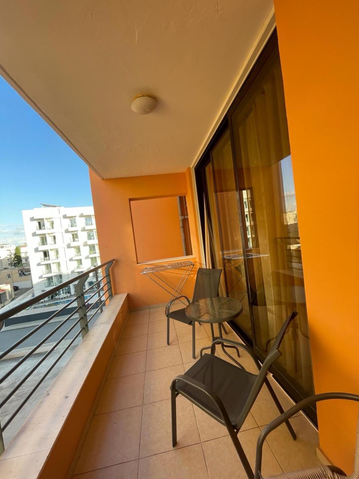 VIP Resort Apartment on Makenzie Beach Larnaca Buitenkant foto