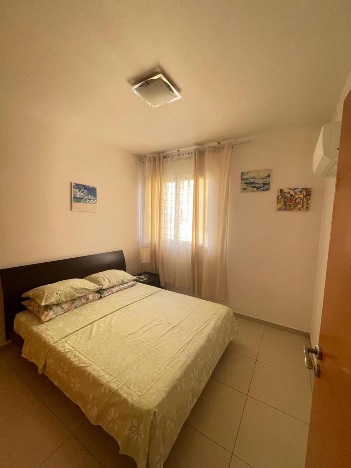 VIP Resort Apartment on Makenzie Beach Larnaca Buitenkant foto