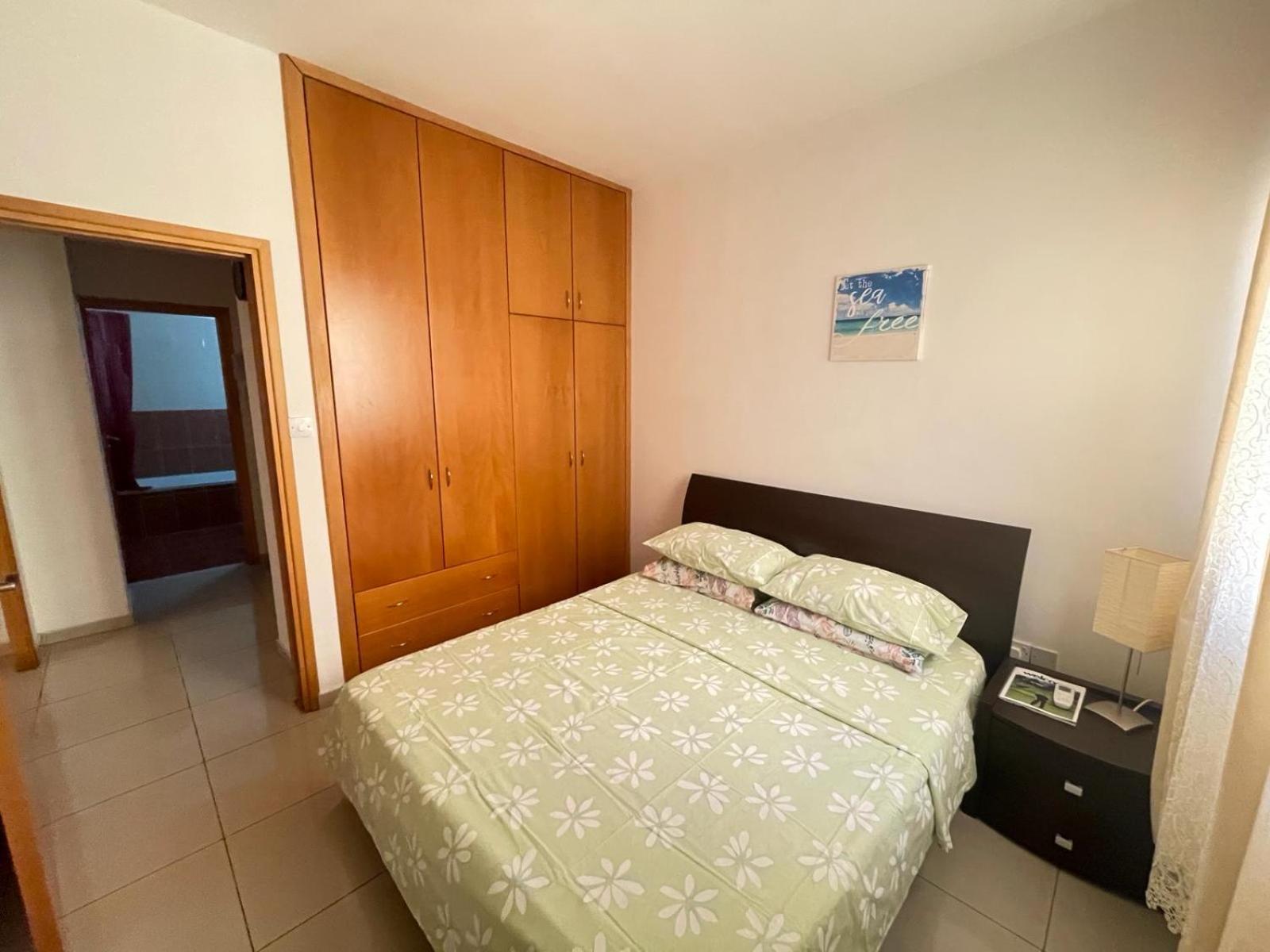 VIP Resort Apartment on Makenzie Beach Larnaca Buitenkant foto