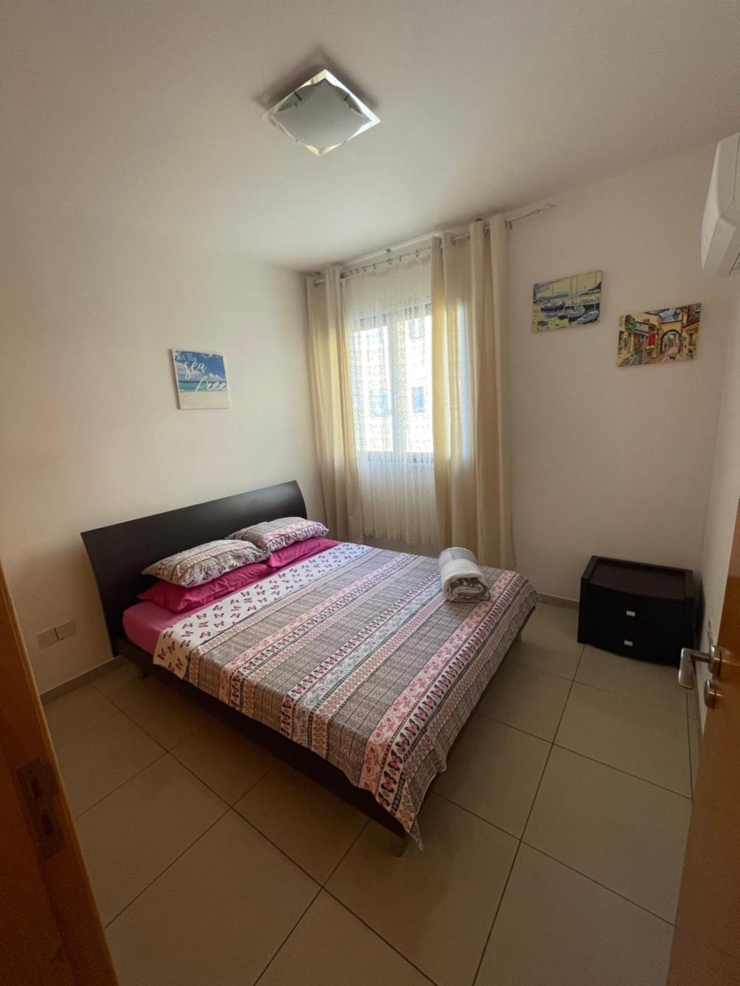 VIP Resort Apartment on Makenzie Beach Larnaca Buitenkant foto