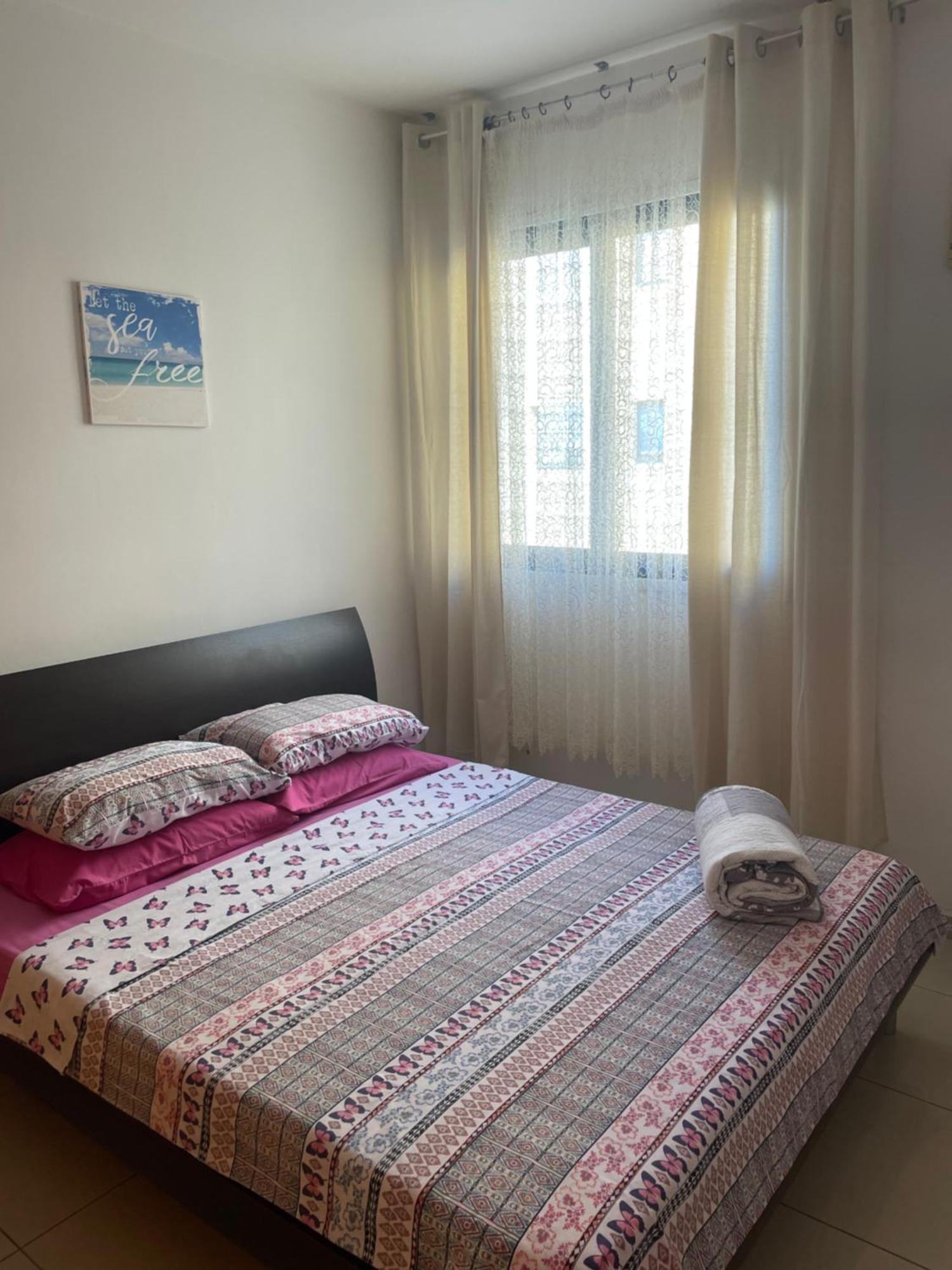 VIP Resort Apartment on Makenzie Beach Larnaca Buitenkant foto